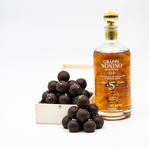 Nonino-Grappa-Trüffel von Konditorei Jindrak – handgefertigte Pralinen mit feinstem Grappa und Edelbitterschokolade
