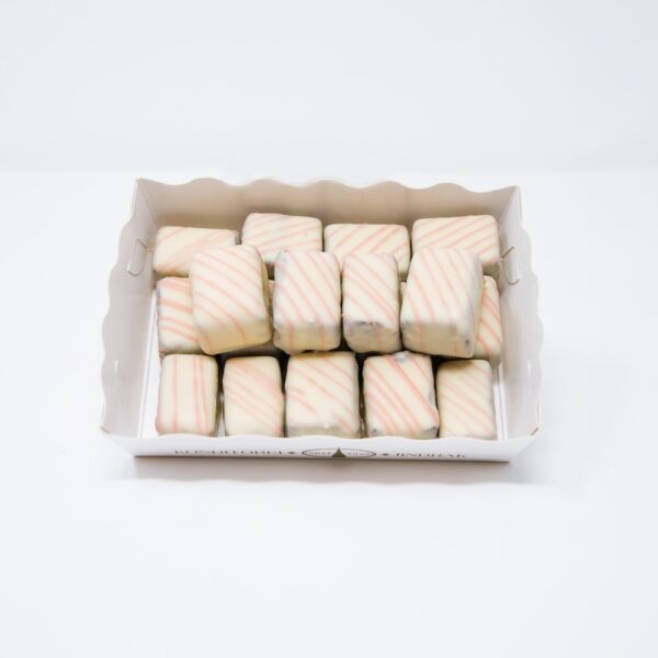 Himbeerleckerli von Konditorei Jindrak – handgemachtes Gebäck aus Himbeermark, Nüssen und weißer Schokolade