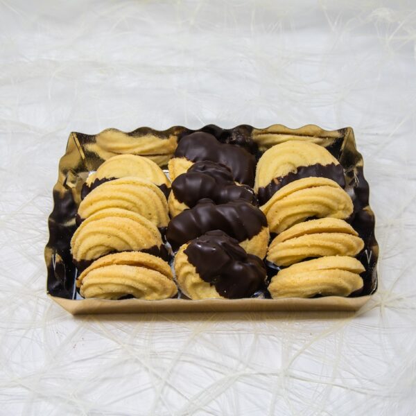 Linzerkipferl von Konditorei Jindrak – handgemachtes Linzergebäck mit Marillenmarmelade und Schokolade